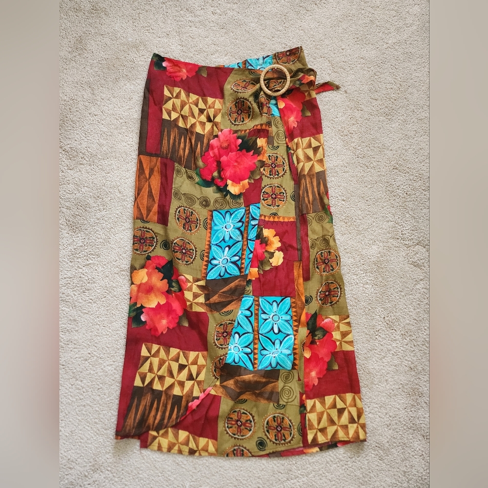 Compagnie Internationale Express wrap Floral Scarf Red blue